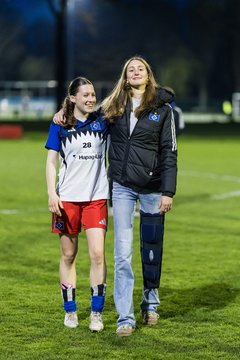 Bild 380 - wBJ Hamburger SV - Eimsbuettler TV : Ergebnis: 4:0